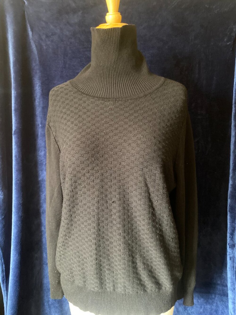 89th & Madison Large, Black Turtleneck